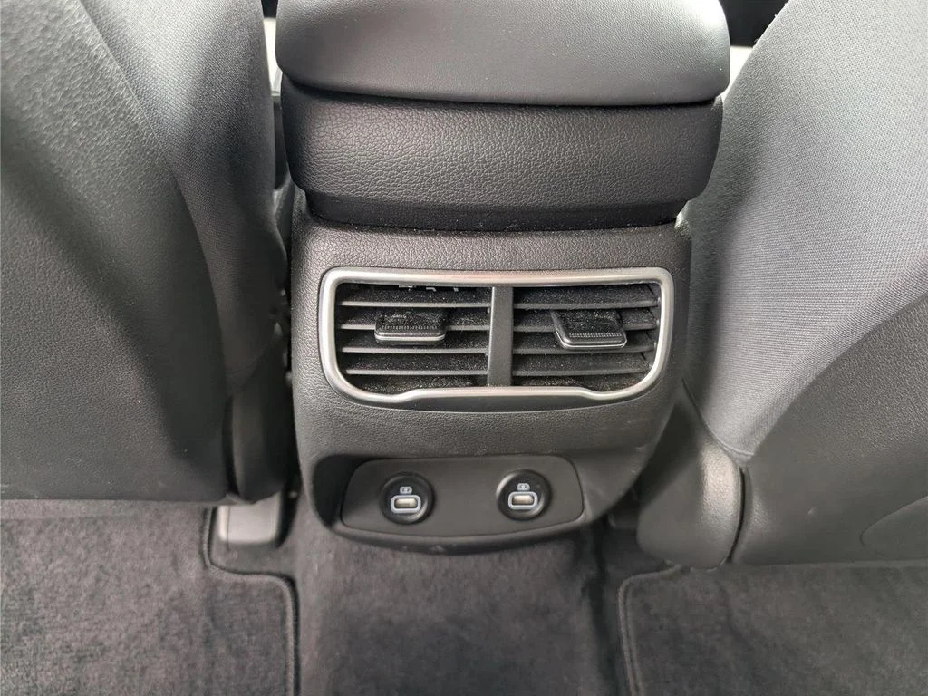 Used 2023 Red Hyundai SE image 18