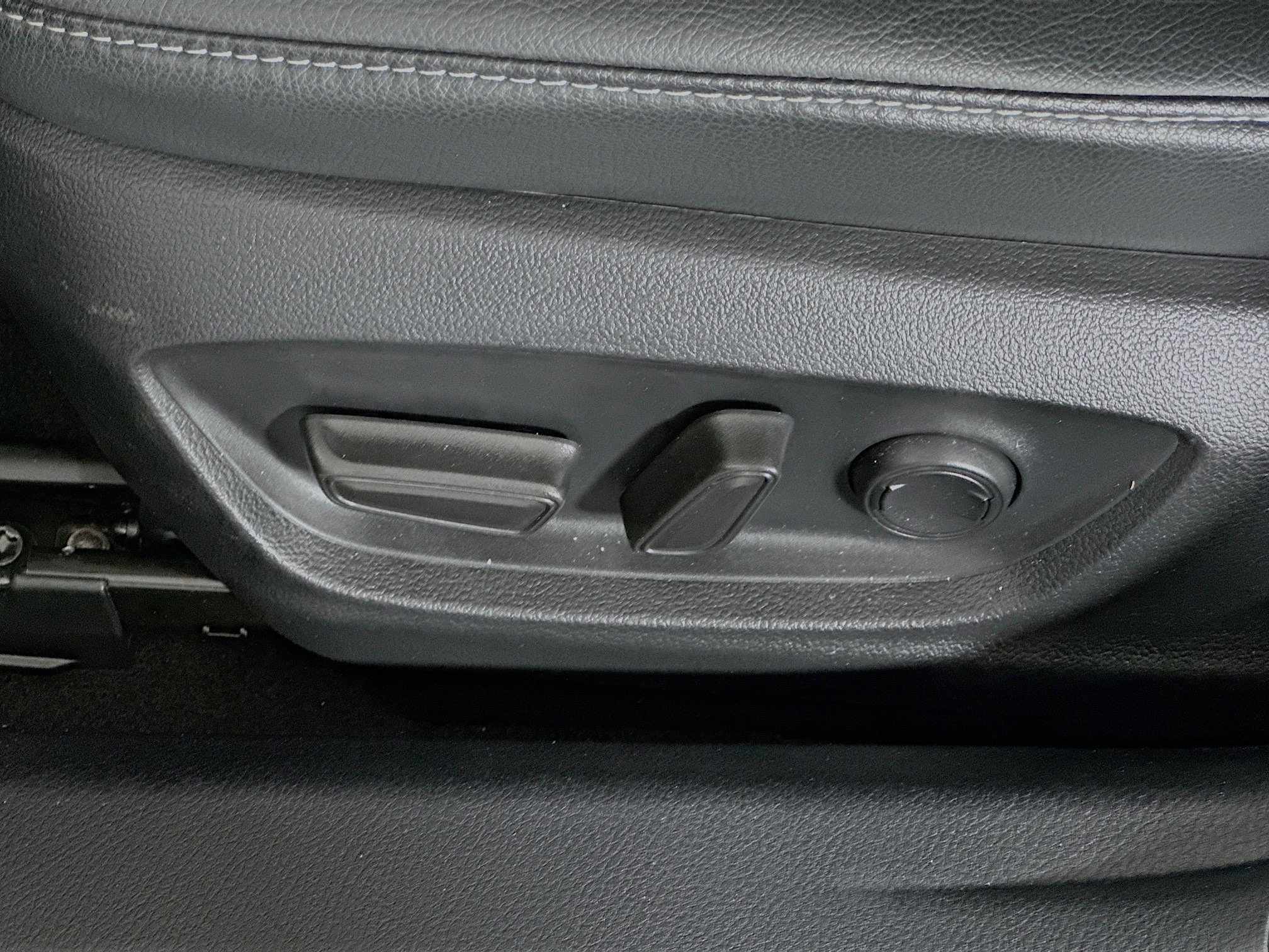 Used 2023 Midnight Black Metallic Toyota XSE image 13