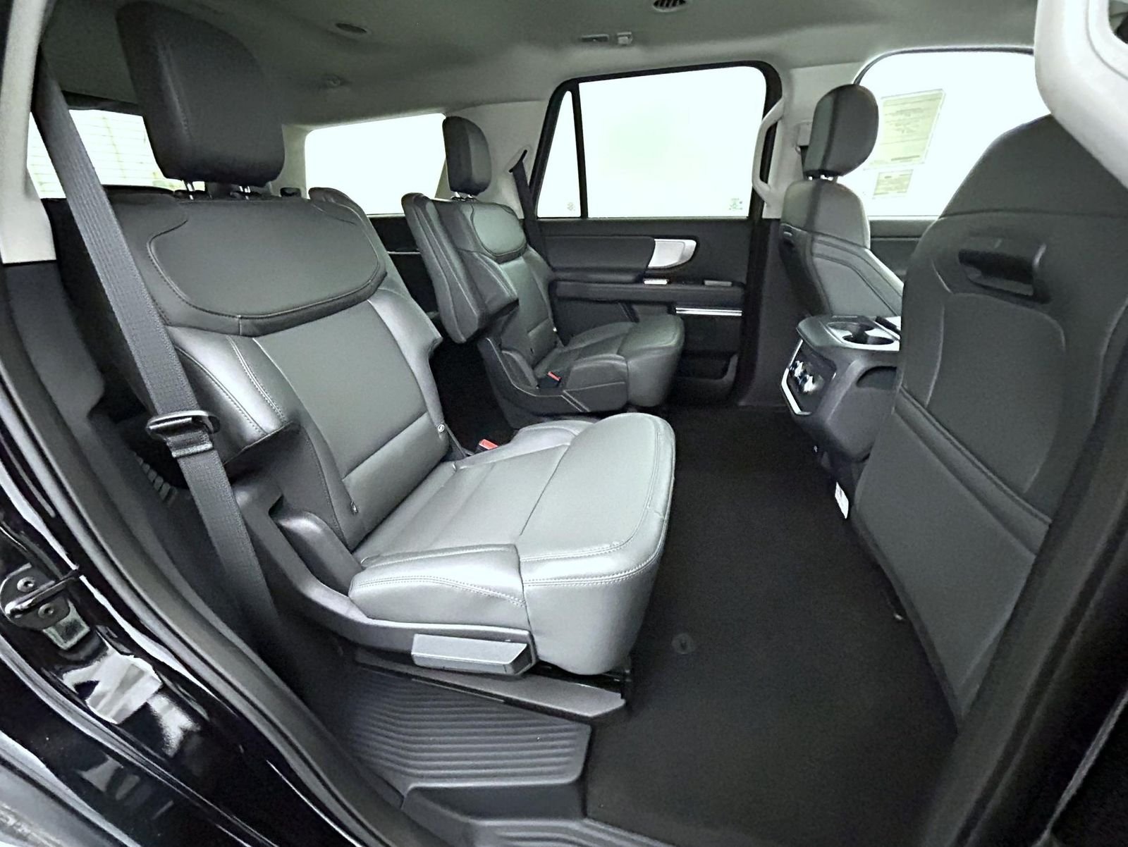 New 2027 Agate Black Metallic Ford Active image 18