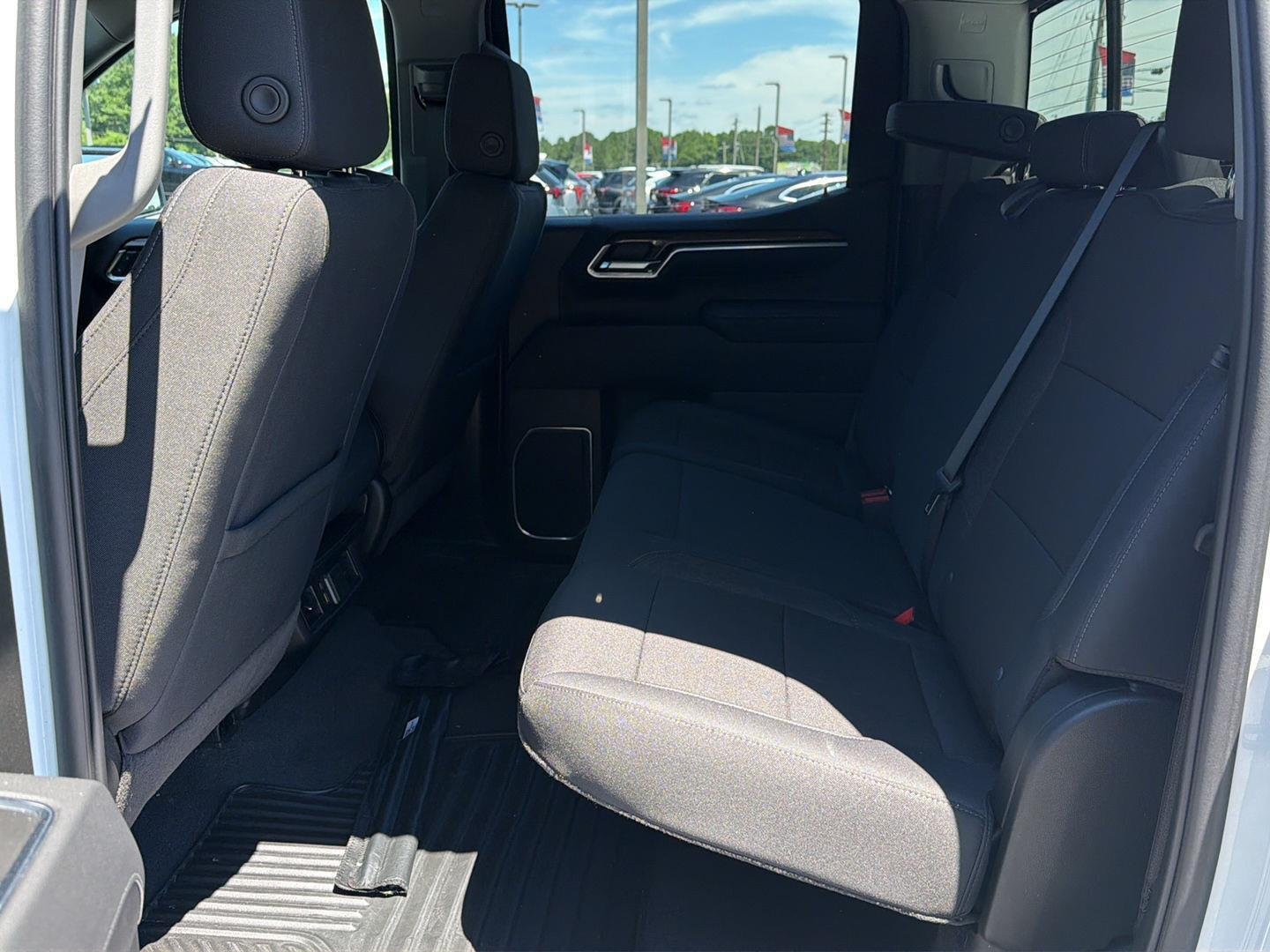 Used 2025 Summit White Chevrolet LT image 11