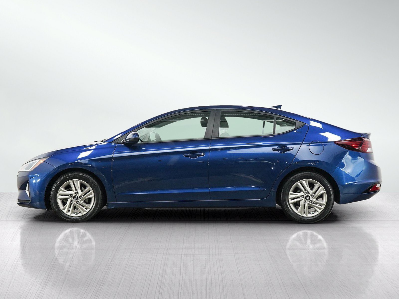 Used 2019 Hyundai Elantra SEL with VIN 5NPD84LF0KH483982 for sale in Burnsville, MN