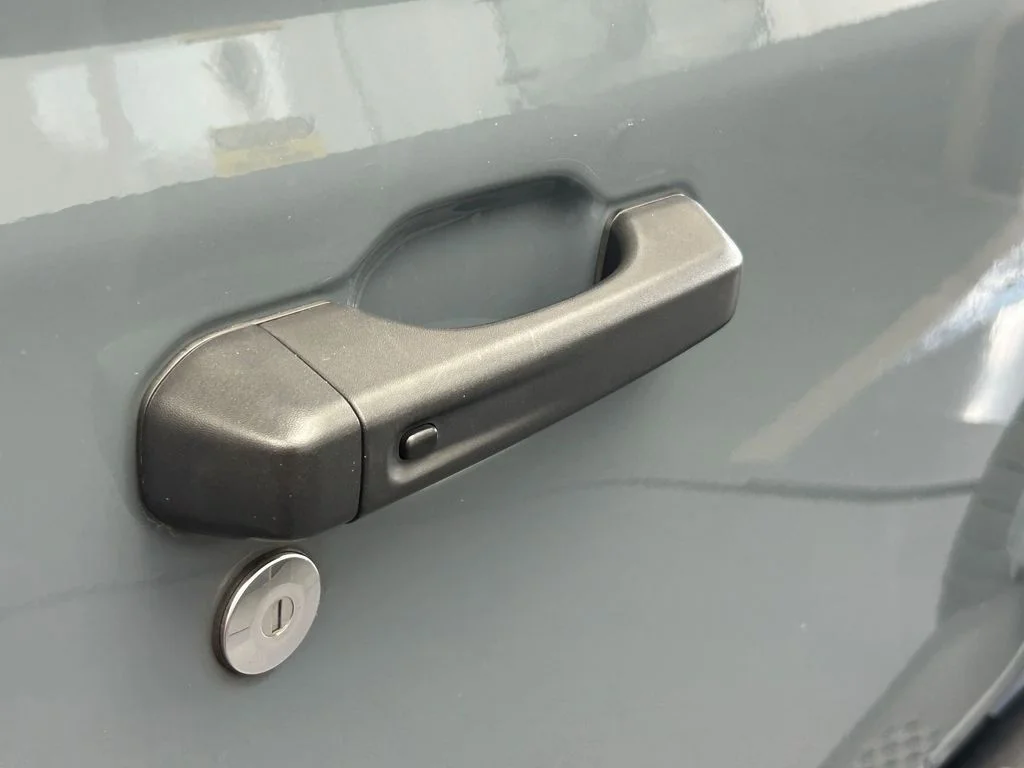 Used 2024 Anvil Clear Coat Jeep Mojave image 13