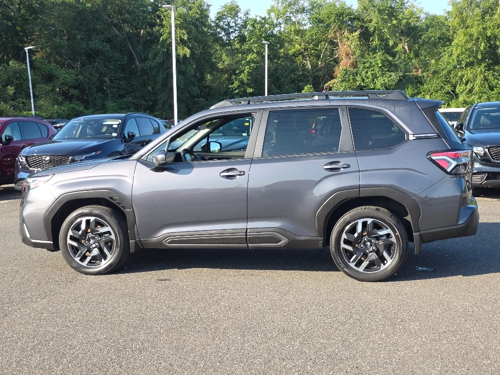 Used 2025 Magnetite Gray Metallic Subaru Limited image 12