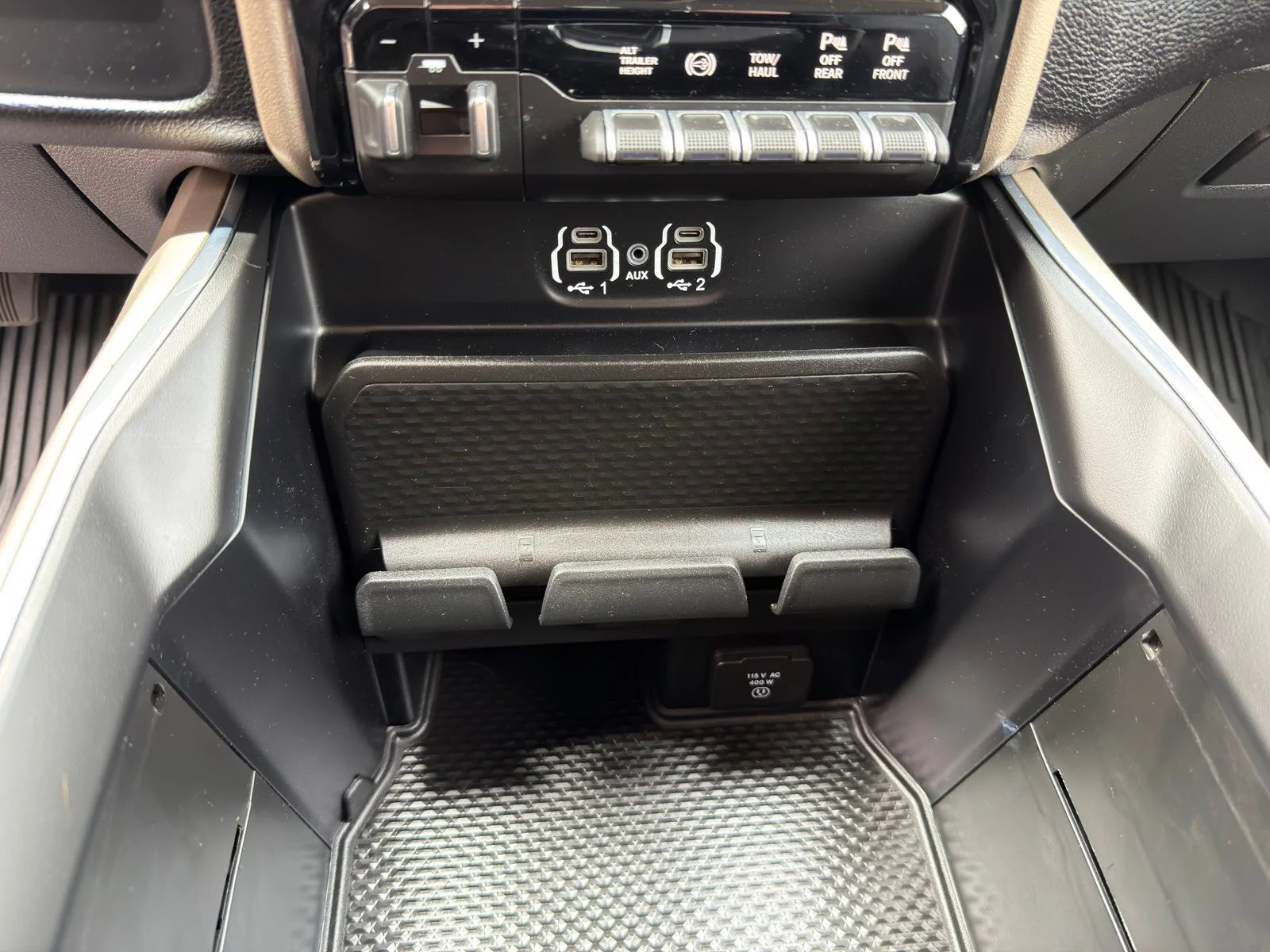 Used 2024 Silver Ram Laramie image 24