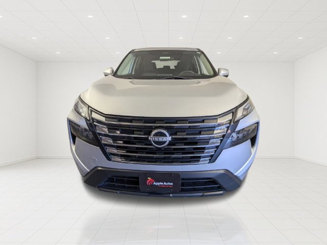 Used 2024 Silver Nissan SV image 2