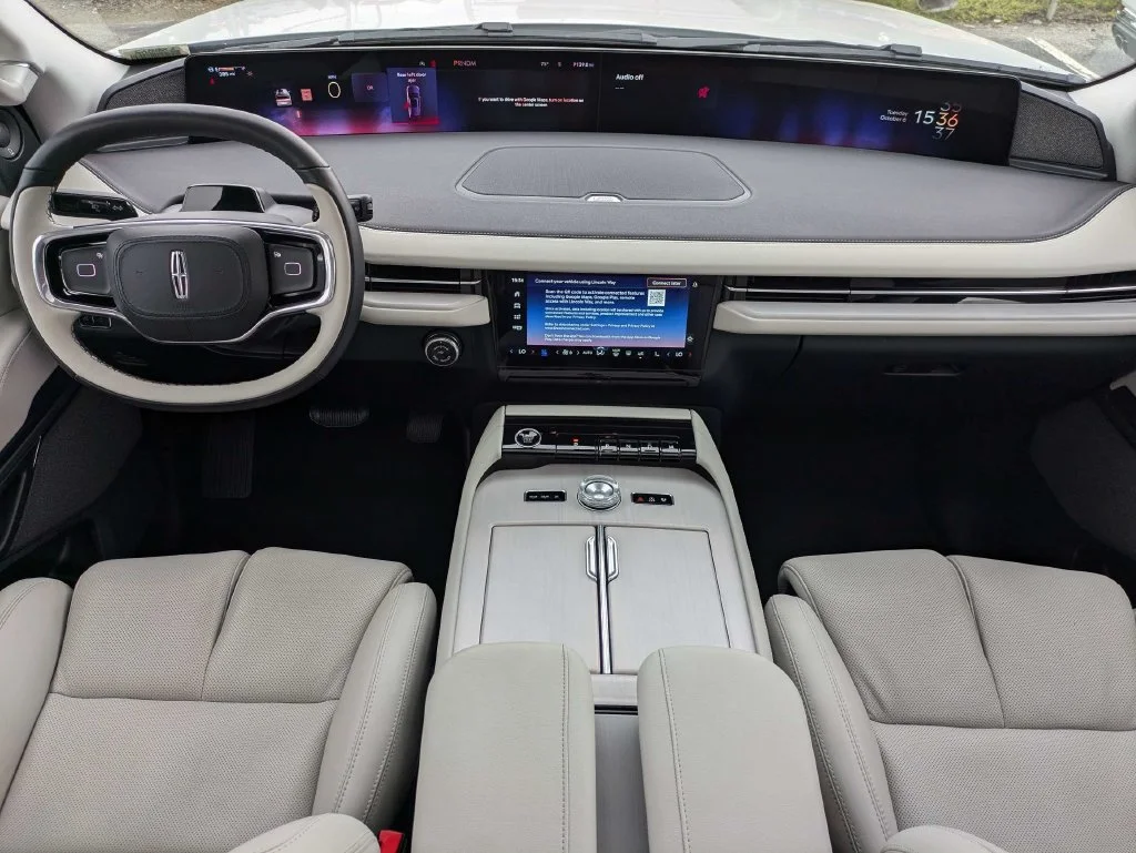 Used 2026 Pristine White Lincoln Reserve image 19