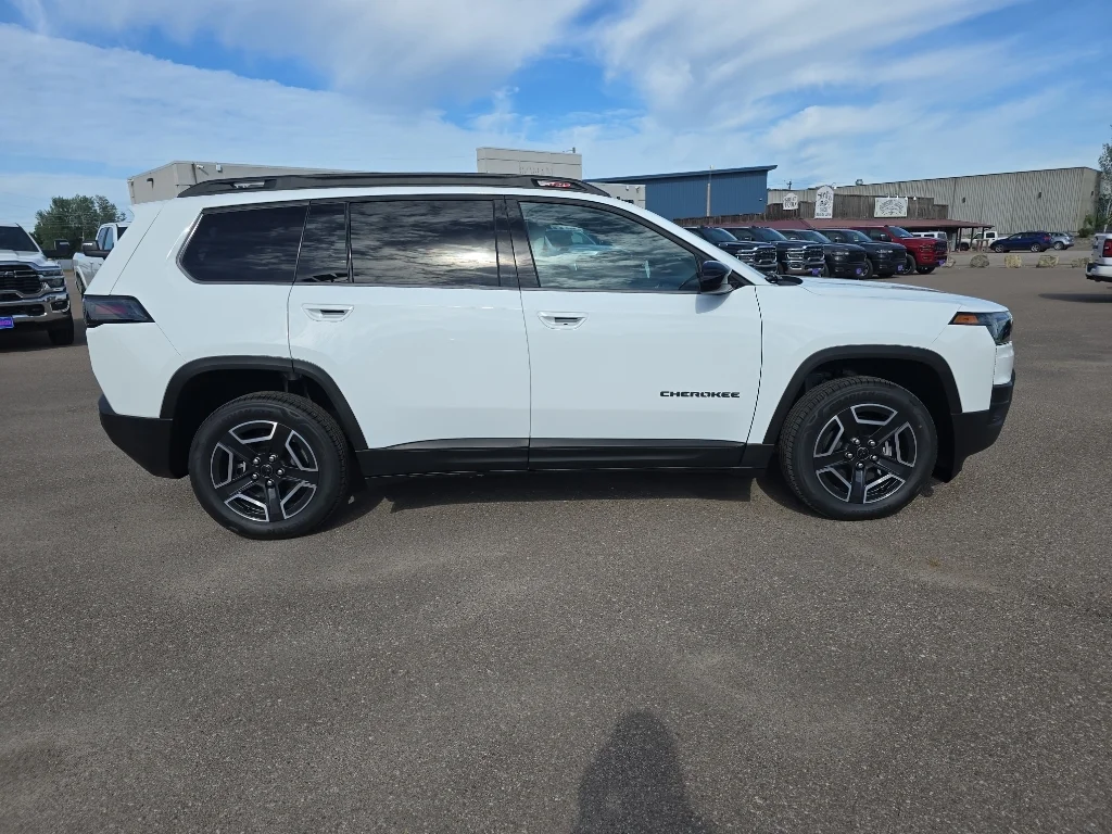 New 2026 Bright White Clear-Coat Exterior Paint Jeep Laredo image 8