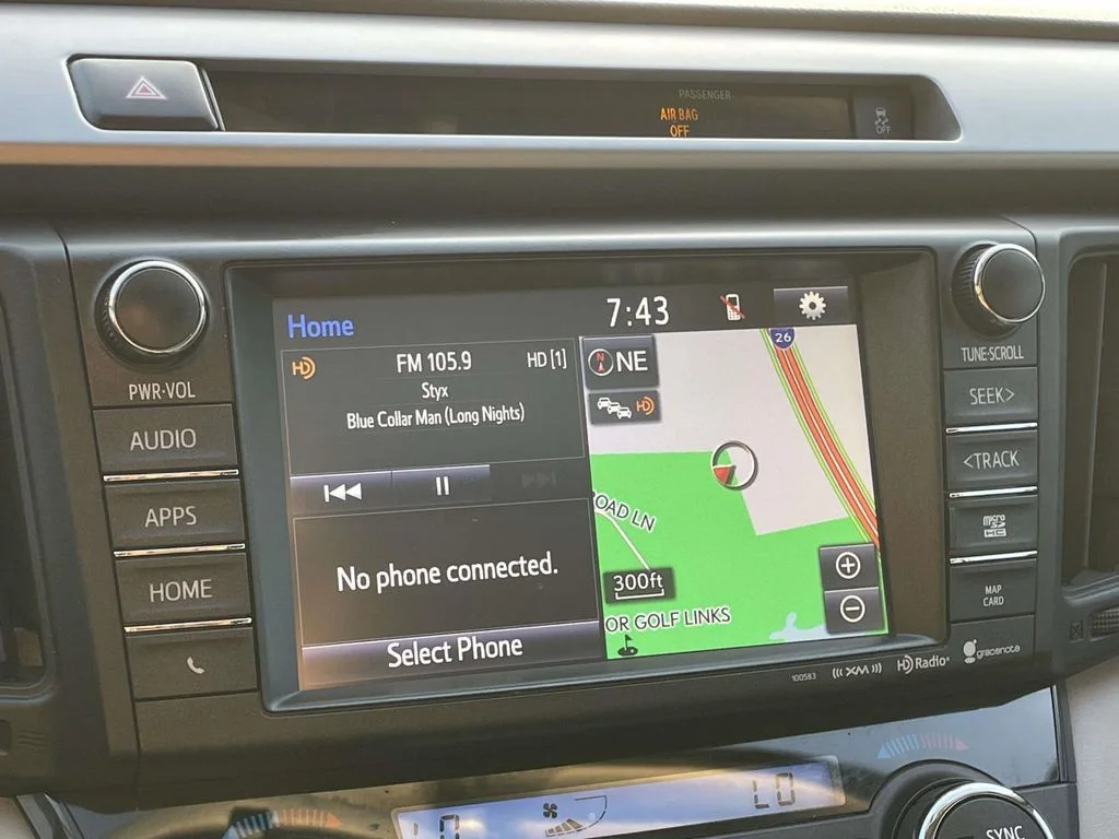Used 2016 Silver Sky Metallic Toyota XLE image 17