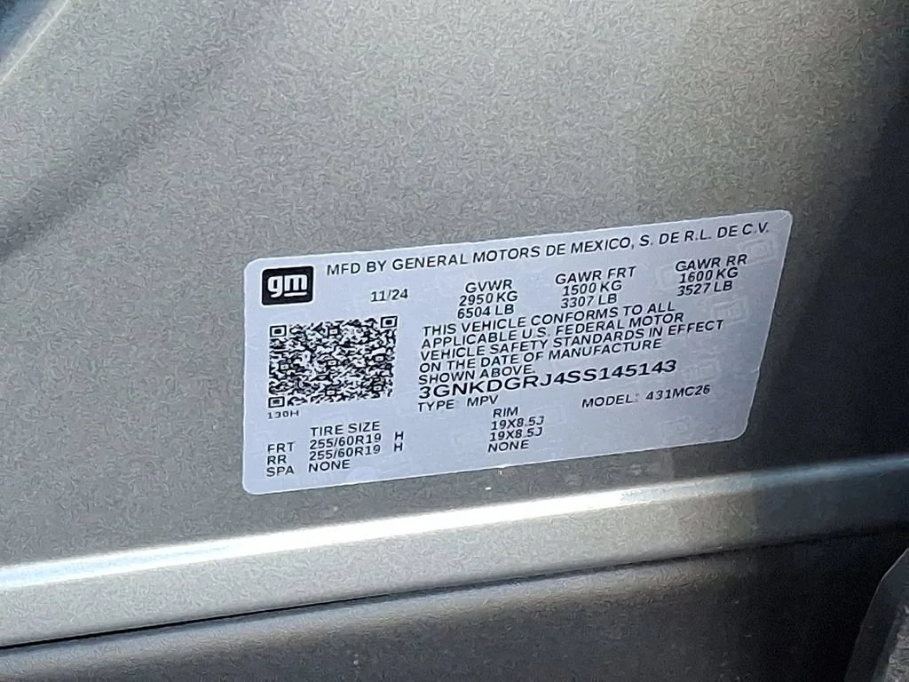 New 2025 Sterling Gray Metallic Chevrolet LT image 30