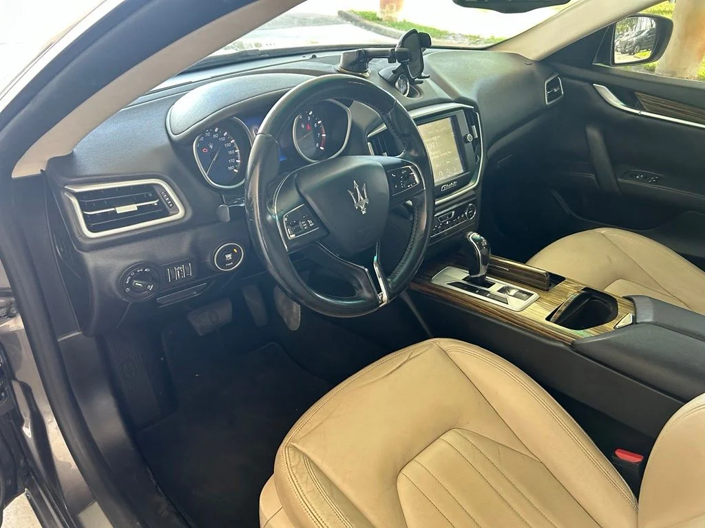 Used 2015 Gray Maserati Base image 6