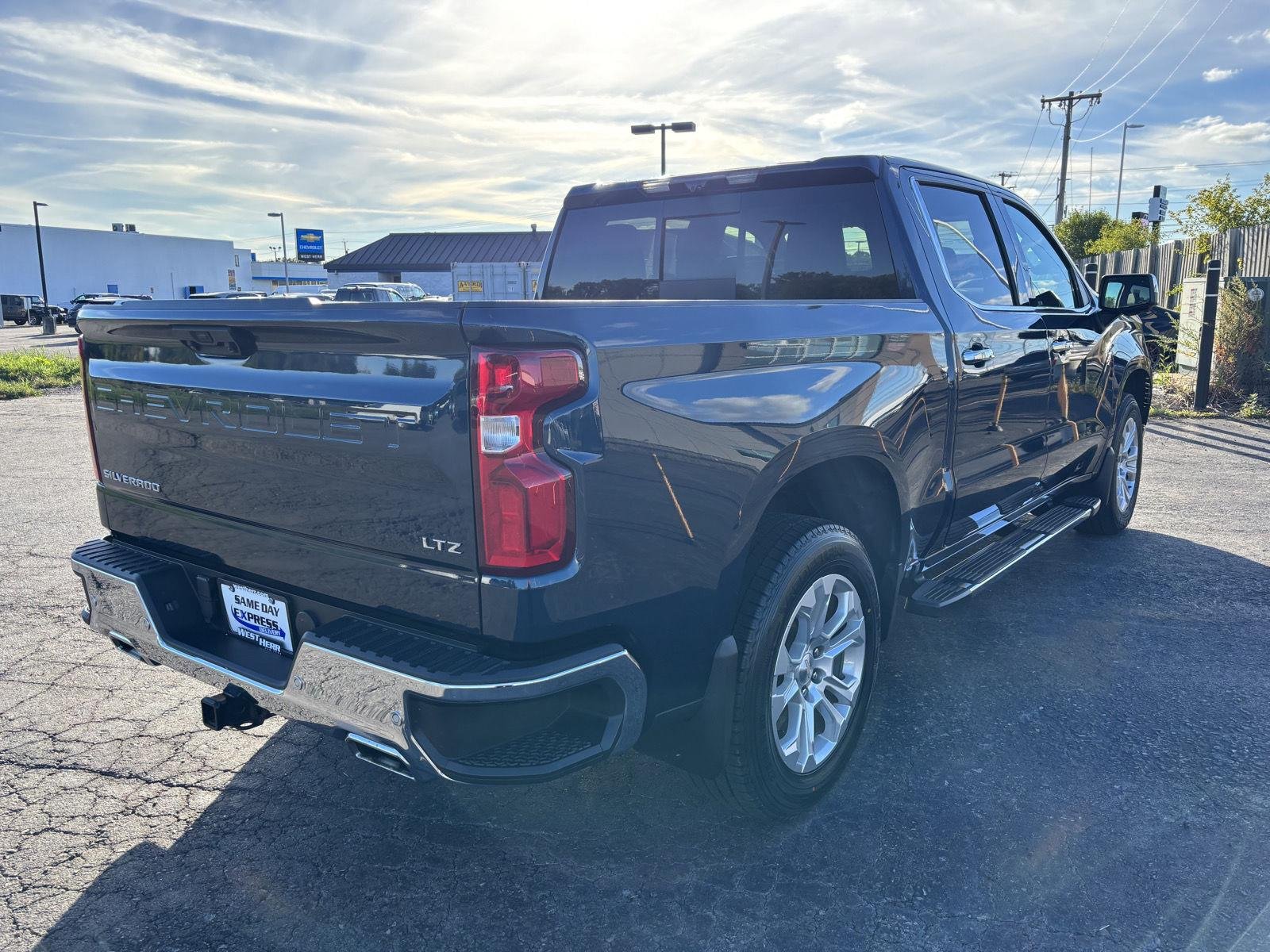 Used 2022 Northsky Blue Metallic Chevrolet LTZ image 7