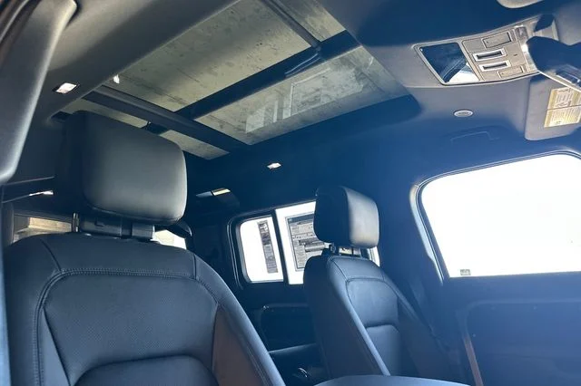 New 2026 Borasco Grey Land Rover X-Dynamic SE image 16