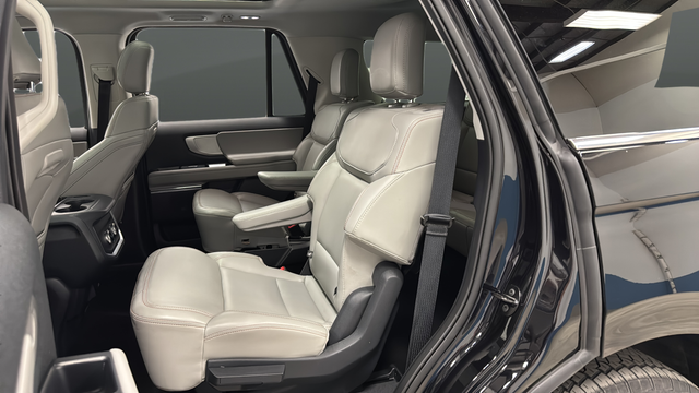 Used 2025 Agate Black Metallic Ford Active image 23