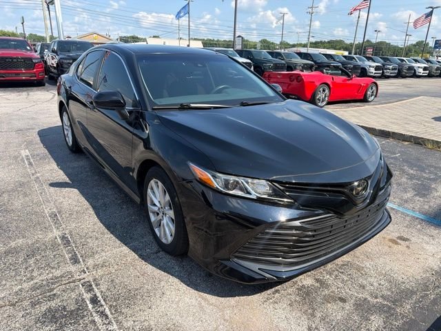 Used 2019  Toyota LE image 6