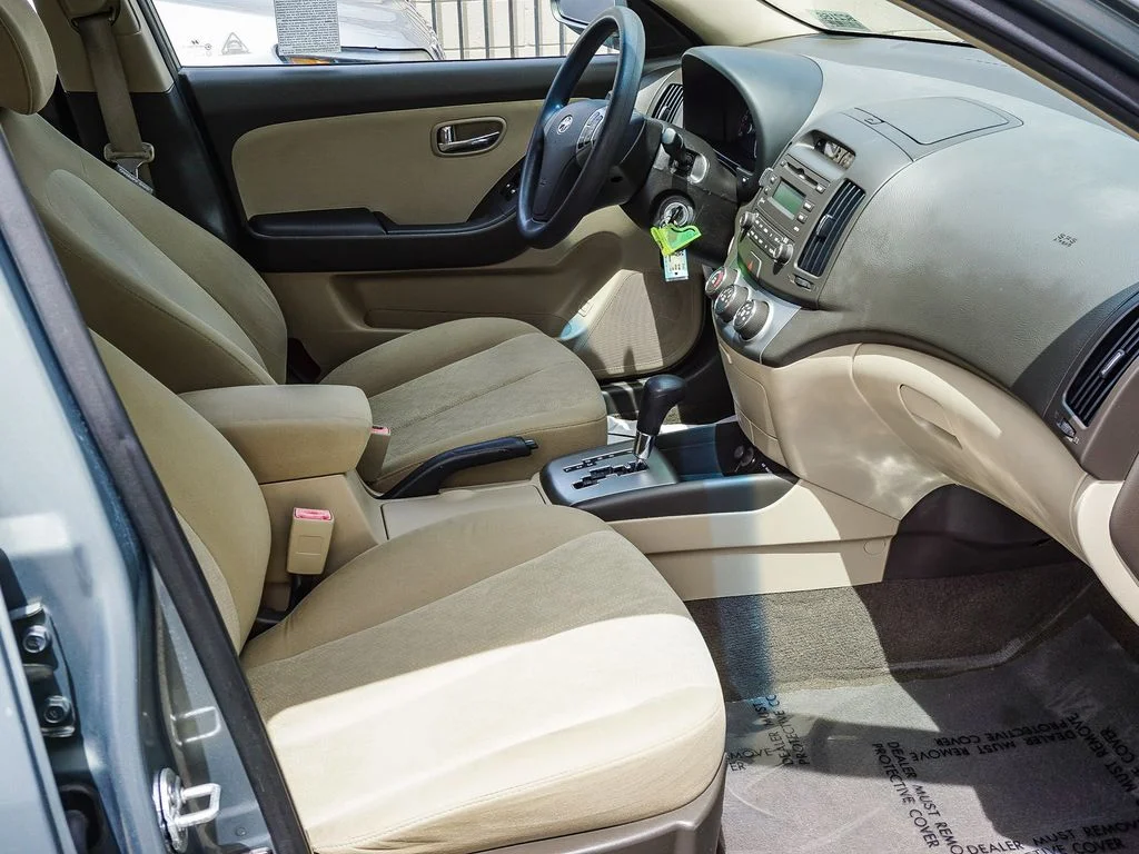 Used 2010 Beige Hyundai GLS image 13