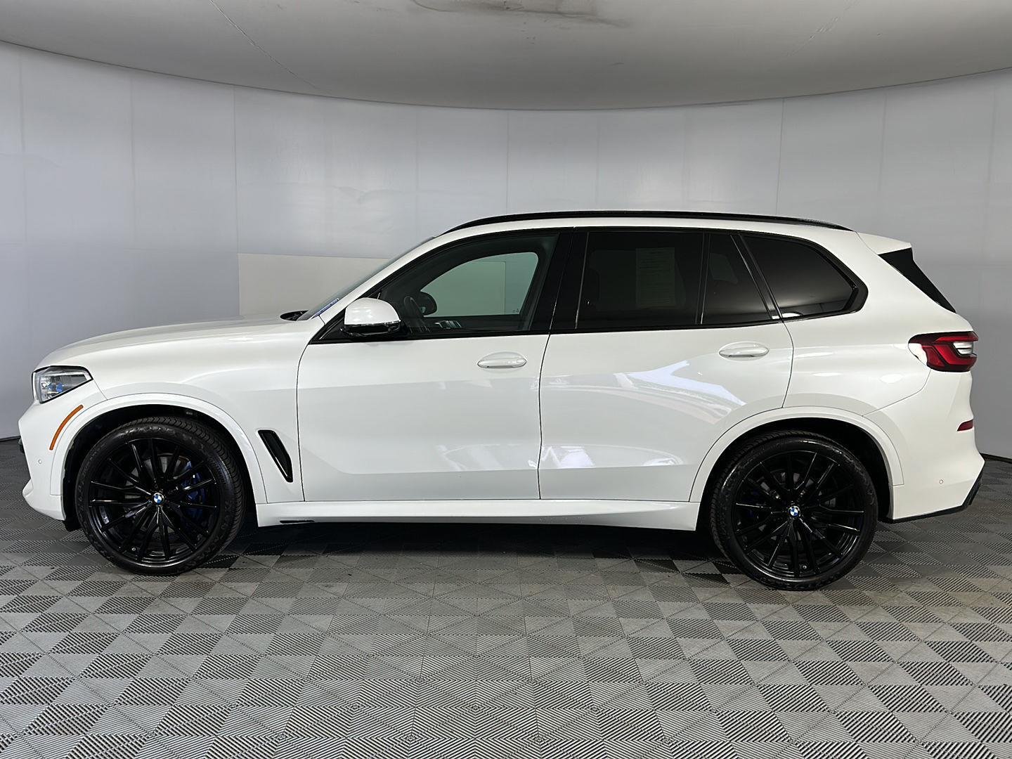 Used 2022 Mineral White Metallic BMW xDrive40i image 7