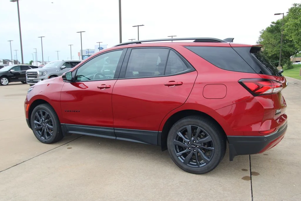 Used 2022  Chevrolet RS image 15