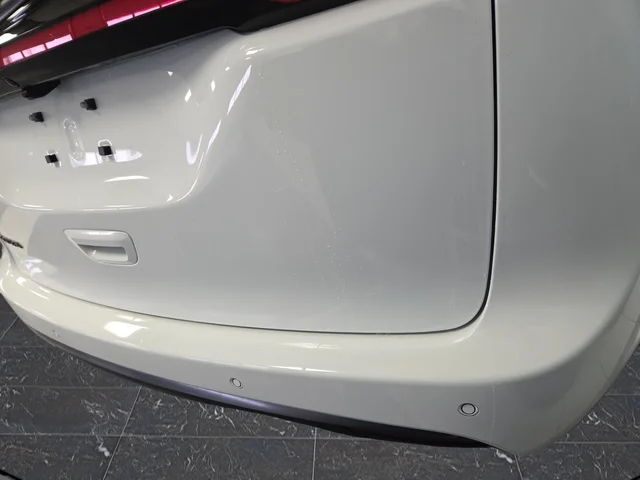 New 2026 Bright White Clear-Coat Exterior Paint Chrysler Select image 37