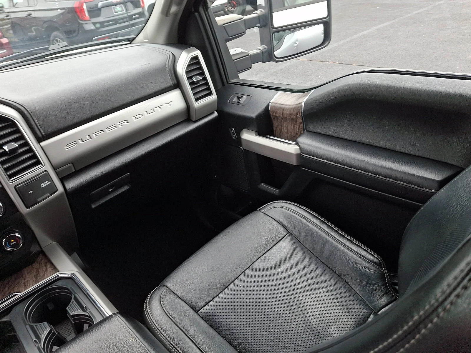 Used 2019 Ingot Silver Metallic   Ux Ford LARIAT image 16