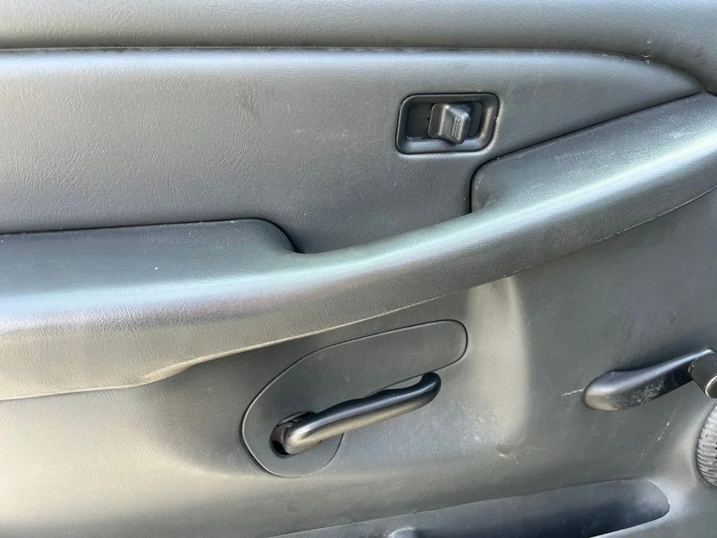 Used 2007 Silver Birch Metallic Chevrolet Work Truck image 17