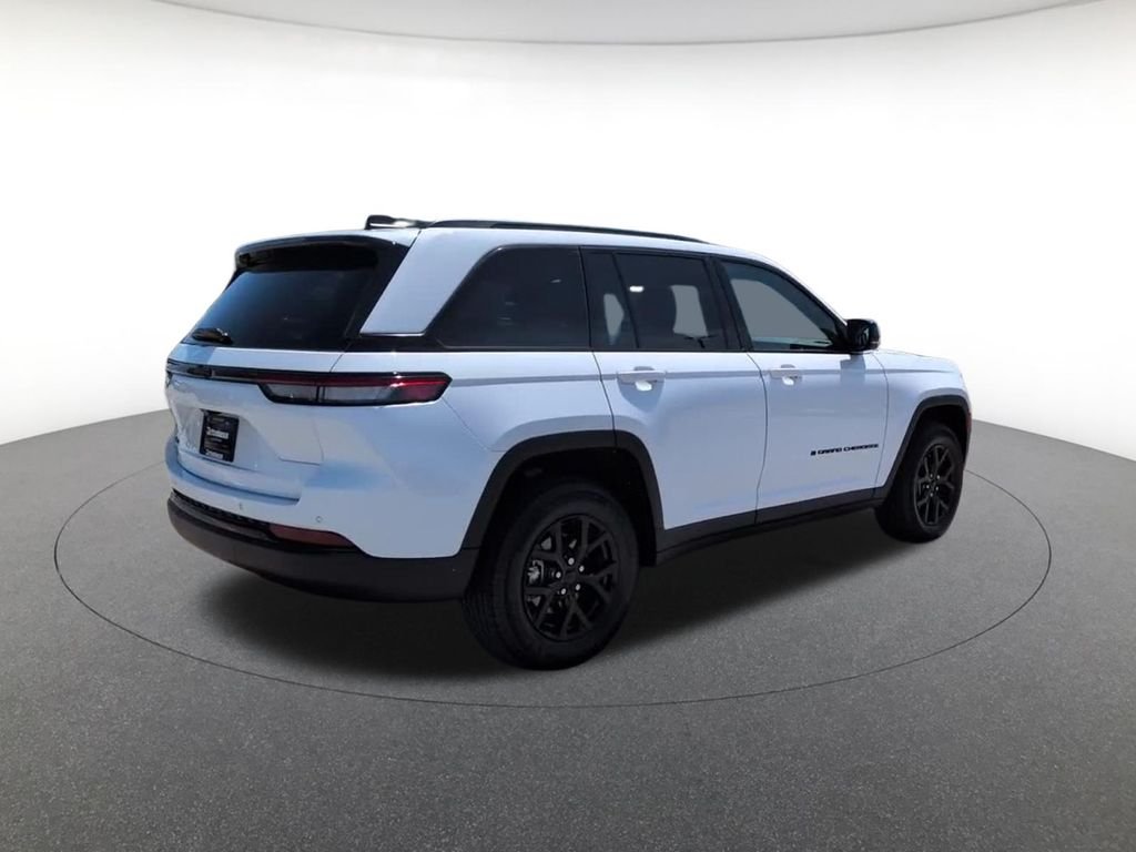 Used 2025 White Jeep Altitude X image 10
