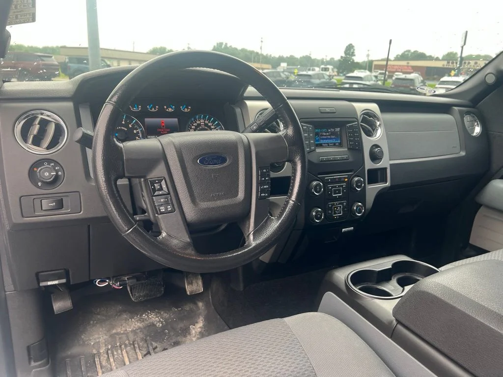 Used 2013 White Platinum Tri-Coat Metallic Ford XLT image 8