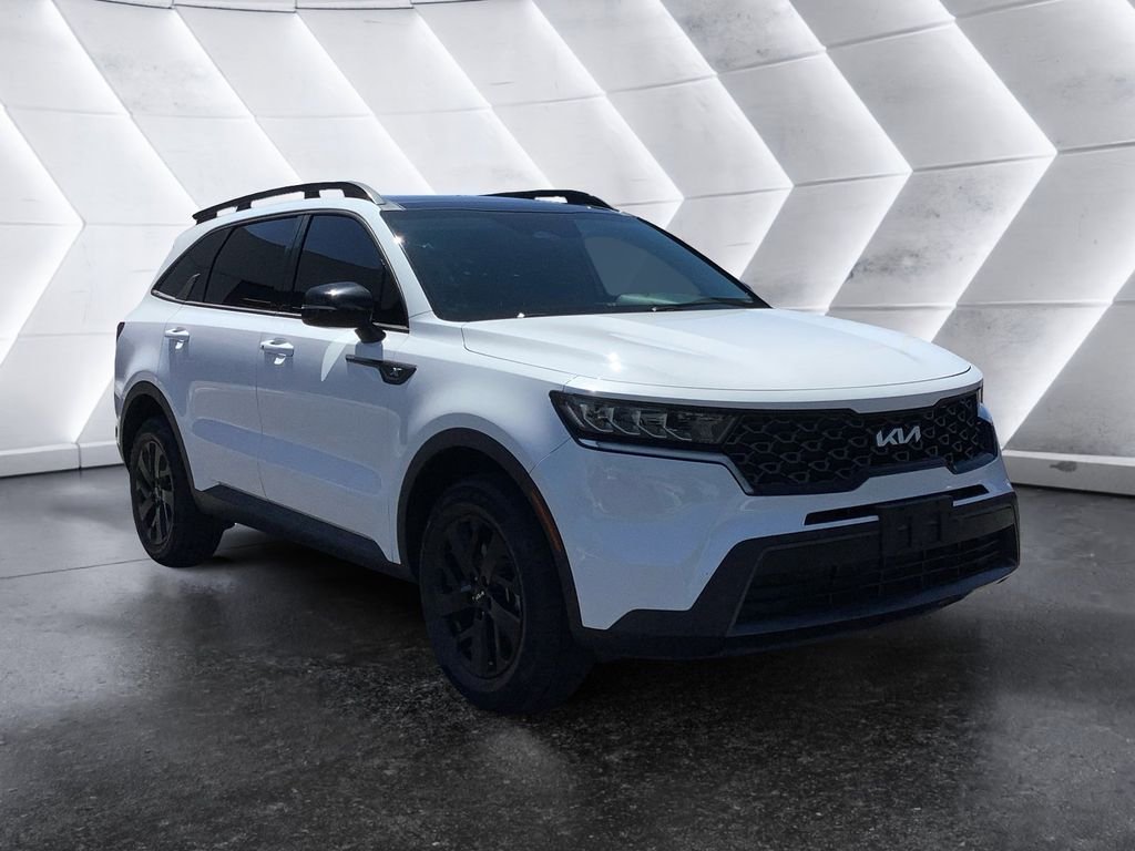 Used 2023 White Kia X-Line S image 1