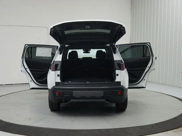 New 2026 Bright White Clear-Coat Exterior Paint Jeep Laredo image 14