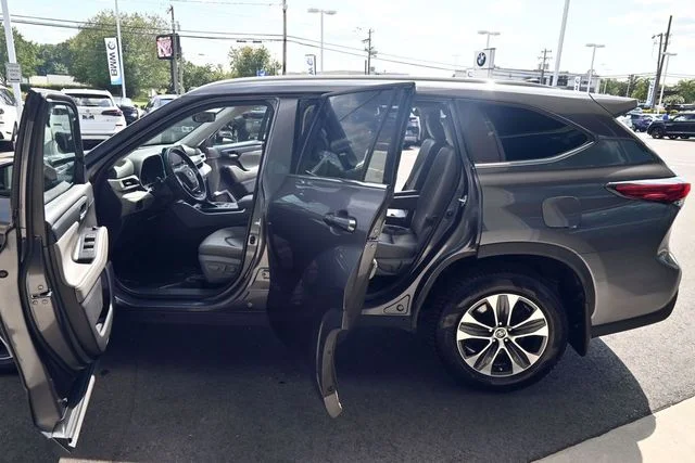 Used 2022 Gray Toyota XLE image 39