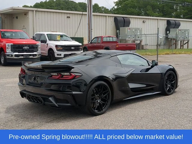 Used 2025 Black Chevrolet Z06 image 13