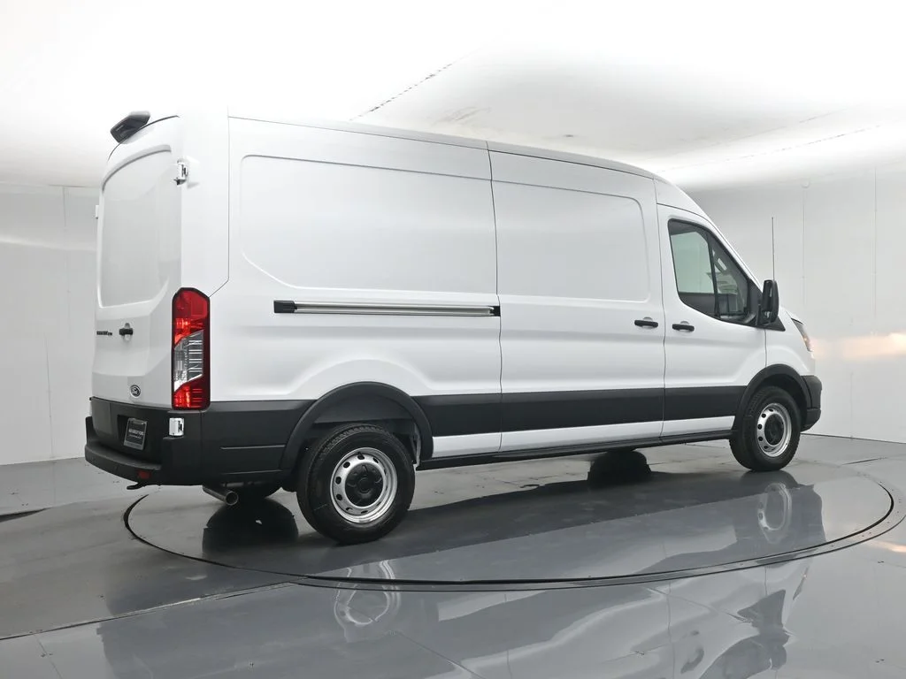 New 2026 Oxford White Ford Base image 26