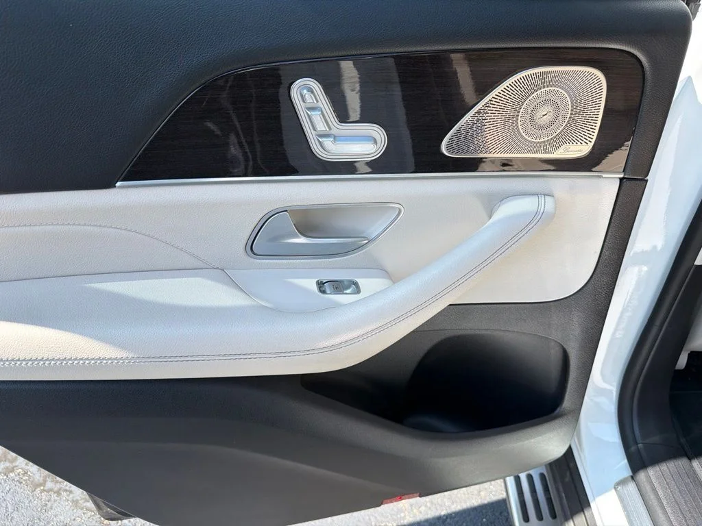 Used 2022 White Mercedes-Benz GLS 450 image 12