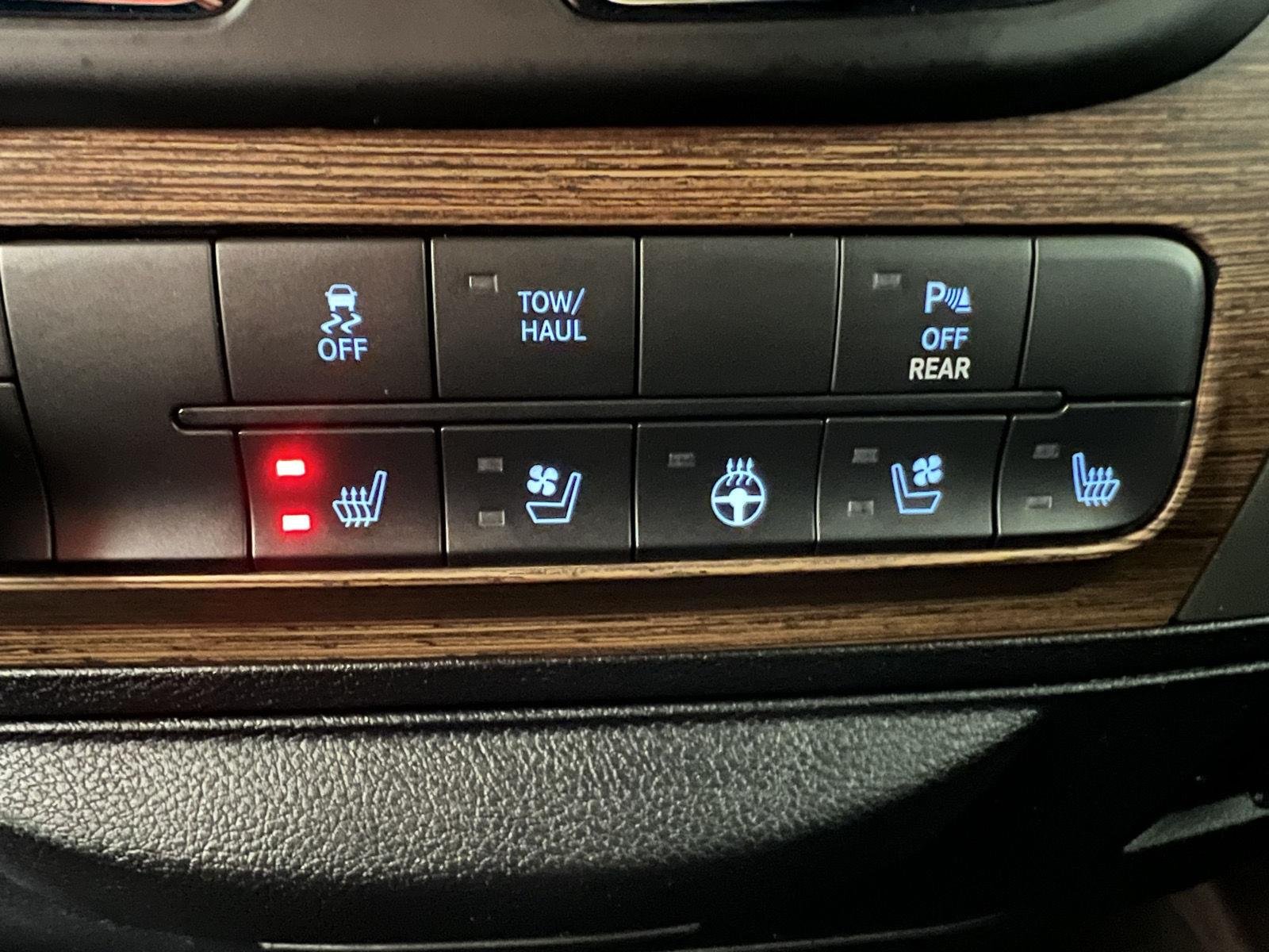 Used 2018  RAM Laramie image 15