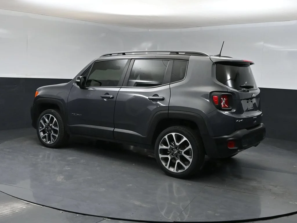 Used 2022 Gray Jeep Limited image 4