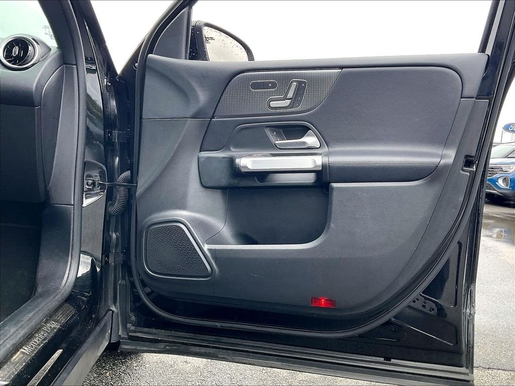 Used 2020 Cosmos Black Metallic Mercedes-Benz GLB 250 image 11