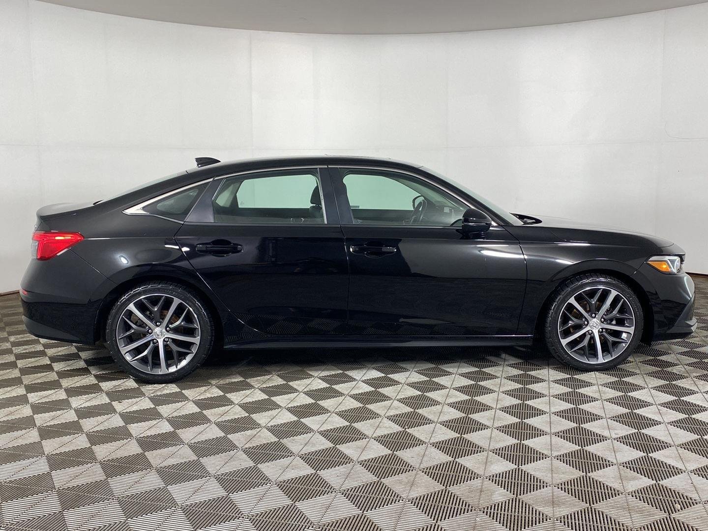 Used 2023 Crystal Black Pearl Honda Touring image 22
