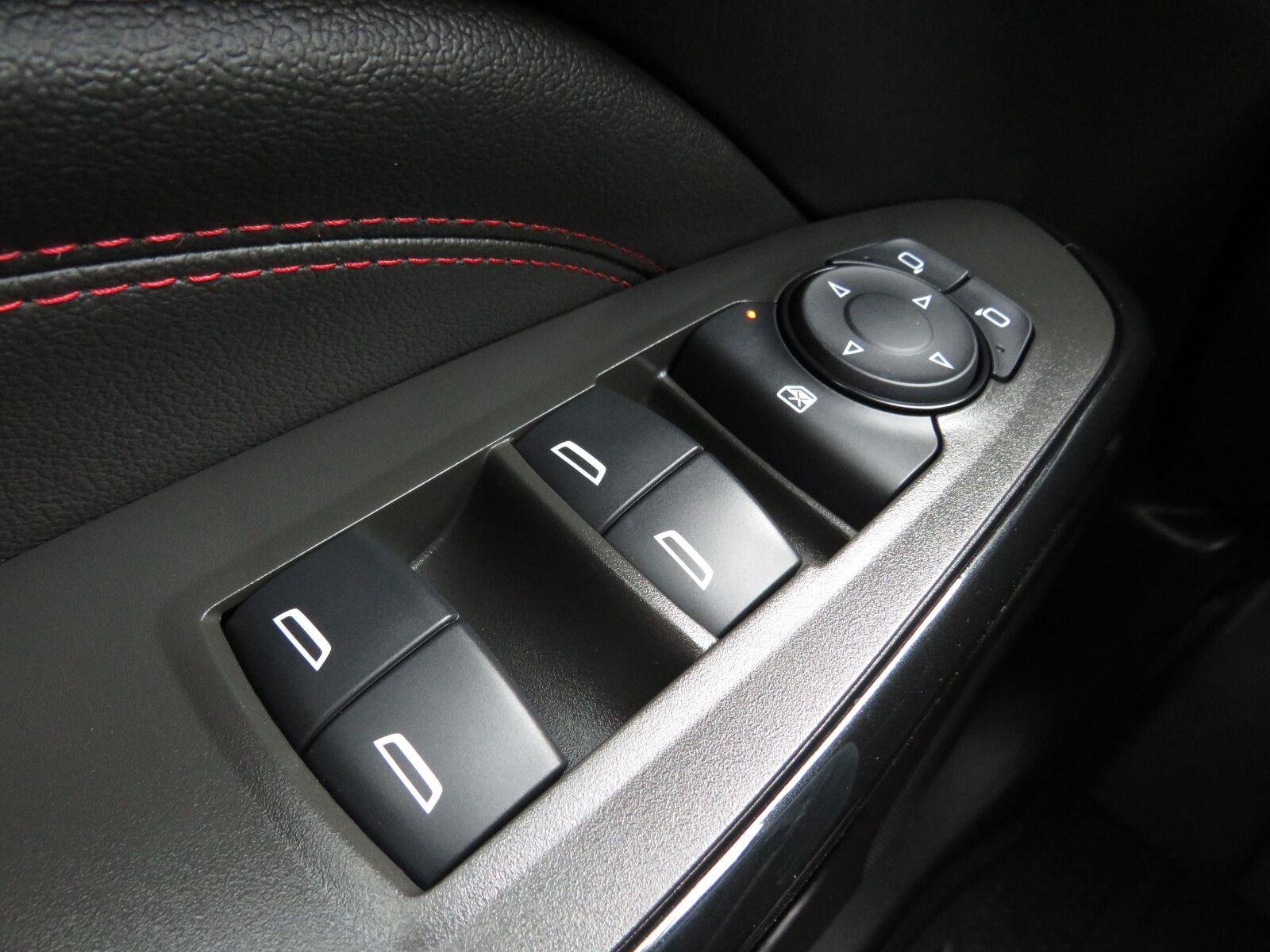 Used 2025 Summit White Chevrolet 2RS image 27