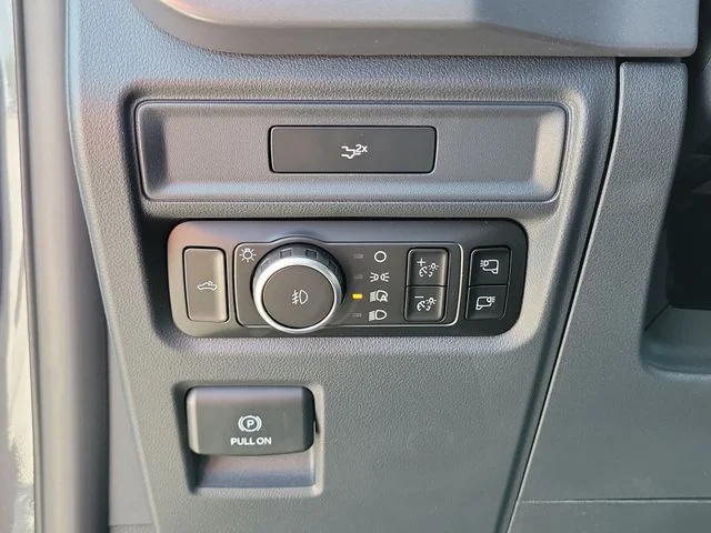 New 2026 Carbonized Gray Metallic Ford XLT image 18