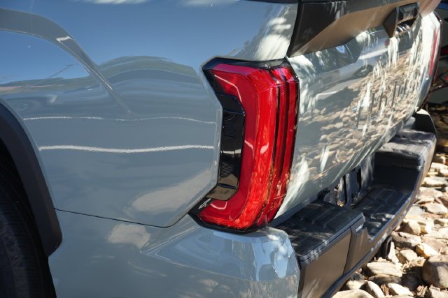 Certified Used 2025  Toyota SR5 image 17