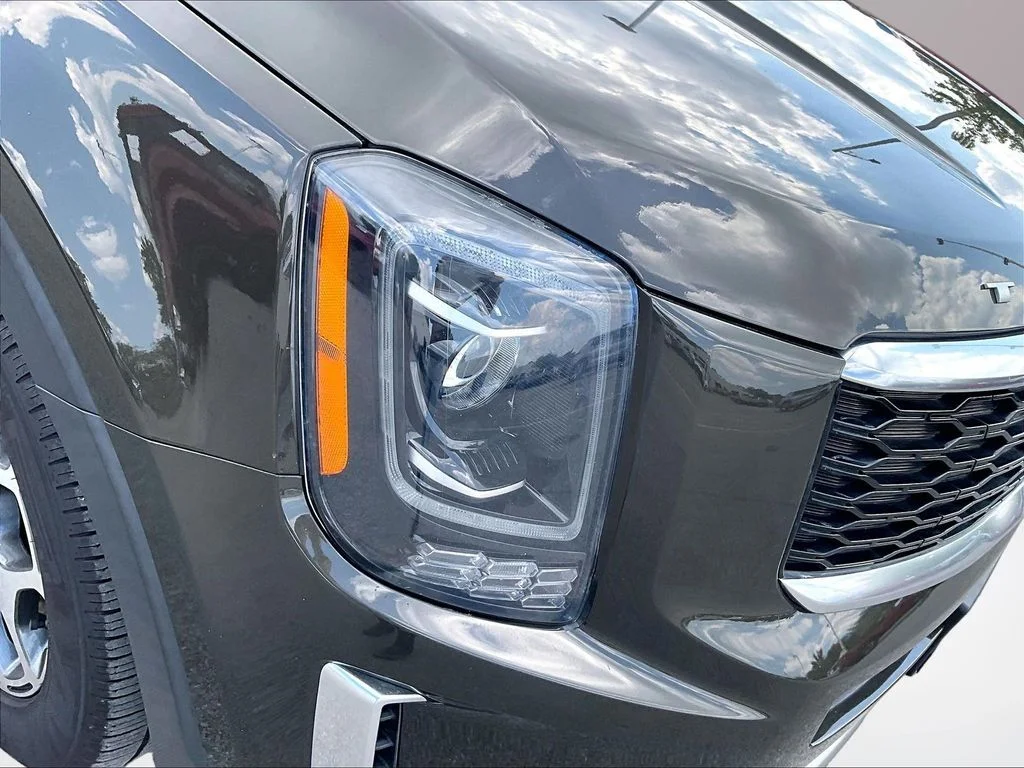 Used 2022 Green Kia EX image 31
