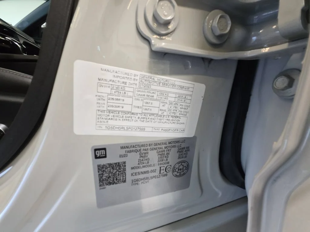 Used 2023 Rift Metallic Cadillac V-Series image 25