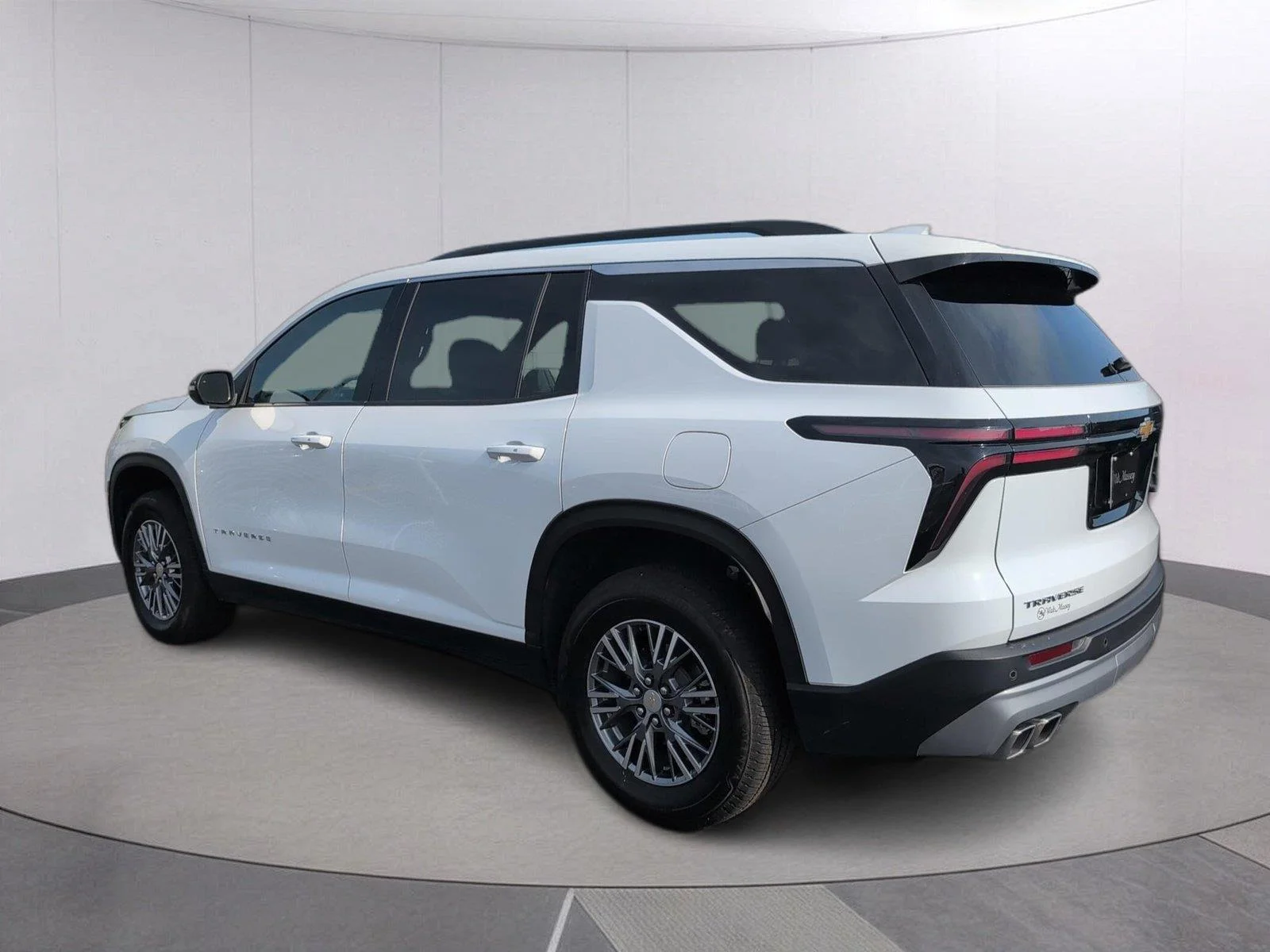 Used 2025 Summit White Chevrolet LT image 5