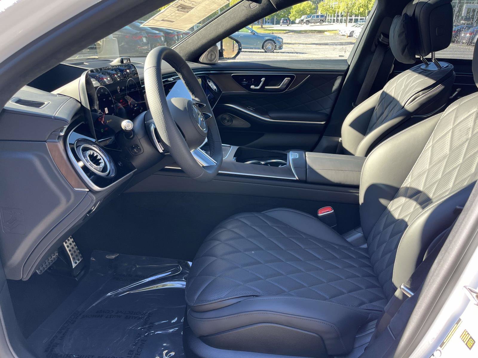 New 2027 MANUFAKTUR Moonlight White Metallic Mercedes-Benz S 580 4MATIC® Sedan image 33