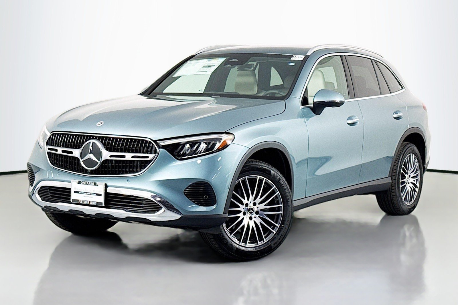 2026 Mercedes-Benz GLC GLC 300's photo