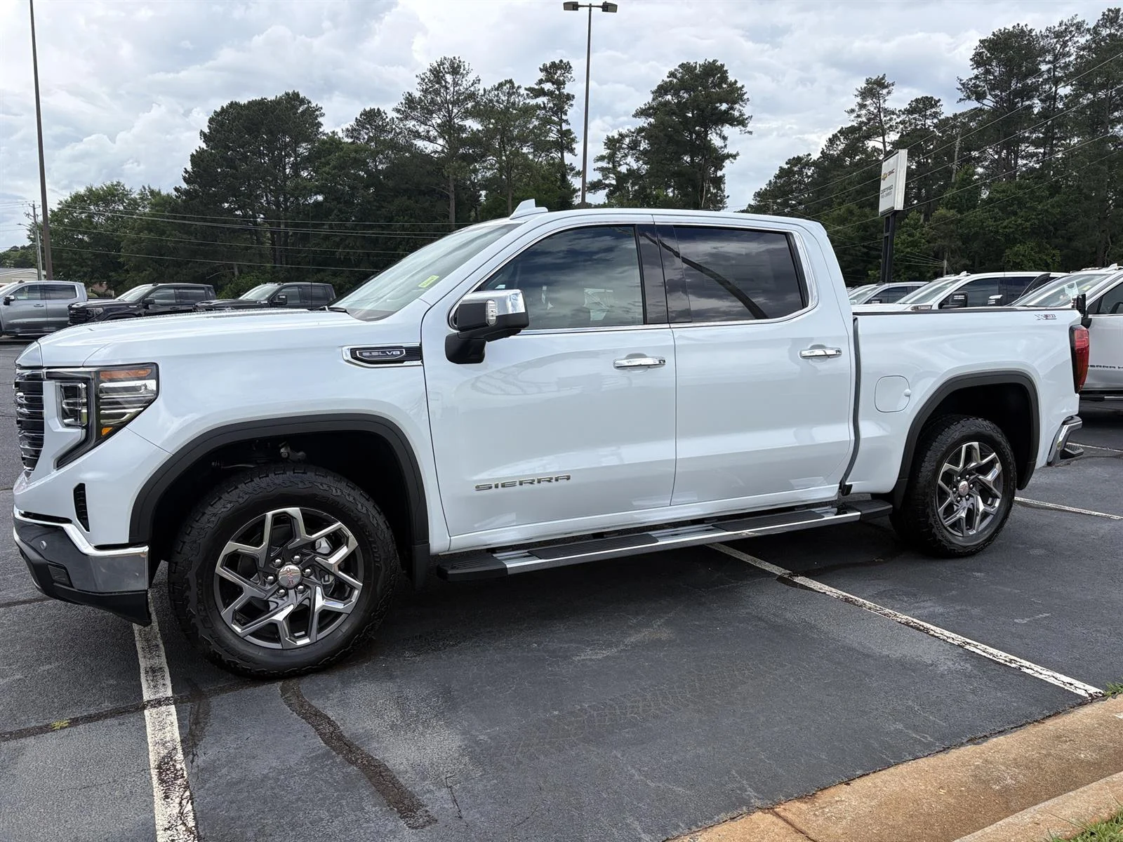 2026 GMC Sierra 4WD Crew Cab Short Box SLT's photo