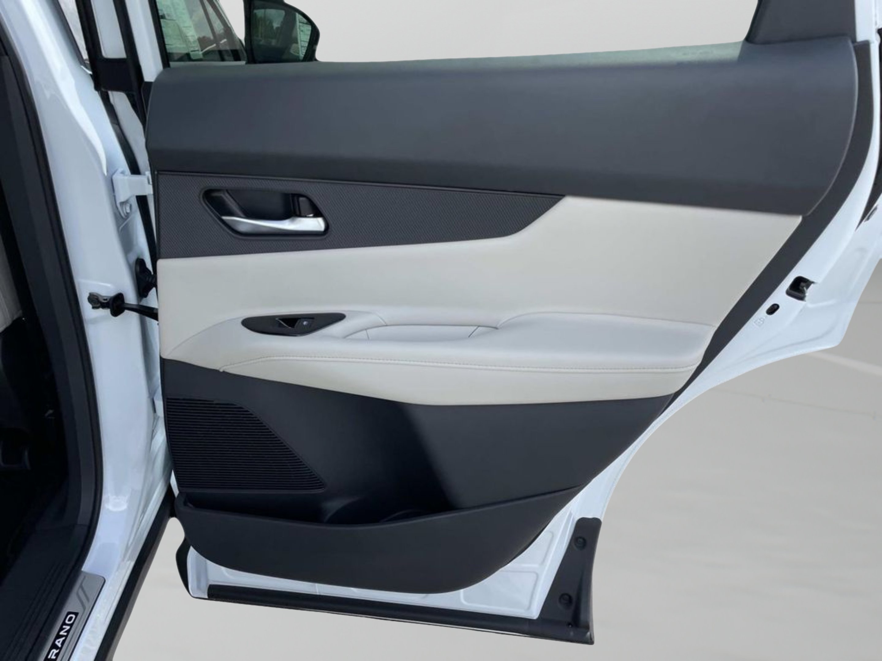 New 2026 Everest White Pearl TriCoat Nissan SL image 13