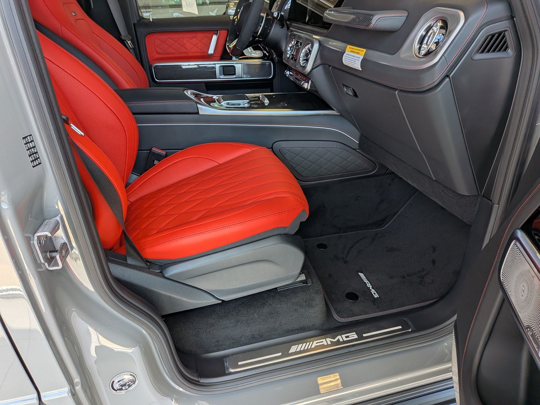 New 2027 MANUFAKTUR Arabian Grey Non- Metallic Mercedes-Benz AMG® G 63 SUV image 85