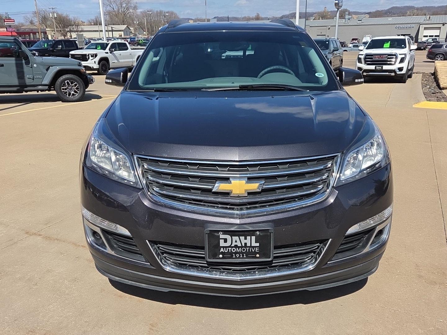 Used 2015 Chevrolet Traverse 2LT with VIN 1GNKVHKD5FJ353319 for sale in Winona, Minnesota