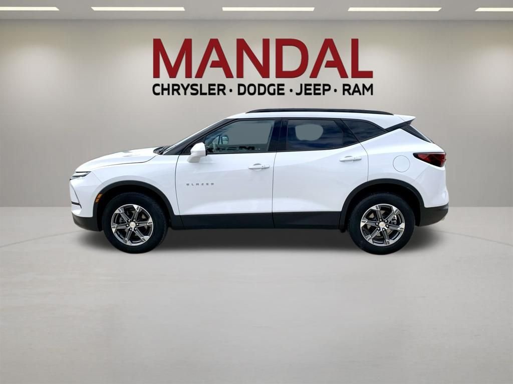 Used 2024 White Chevrolet LT image 9