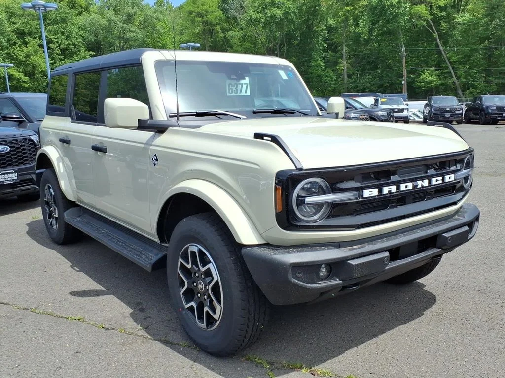 2026 Ford Bronco Outer Banks 4x4's photo
